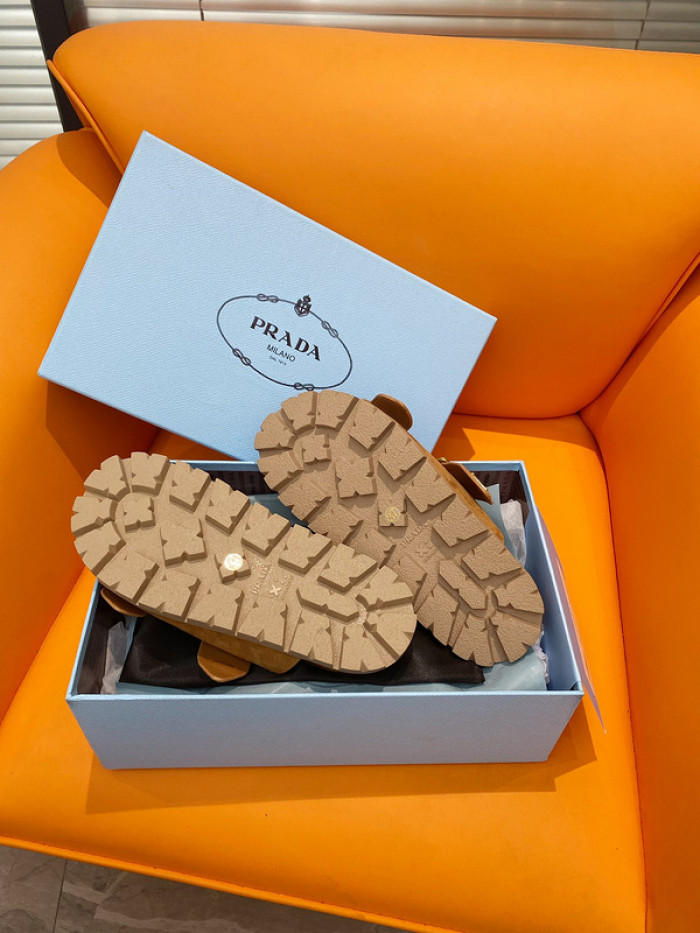 PRADA SLIDE