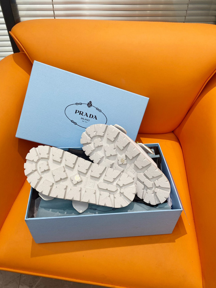 PRADA SLIDE