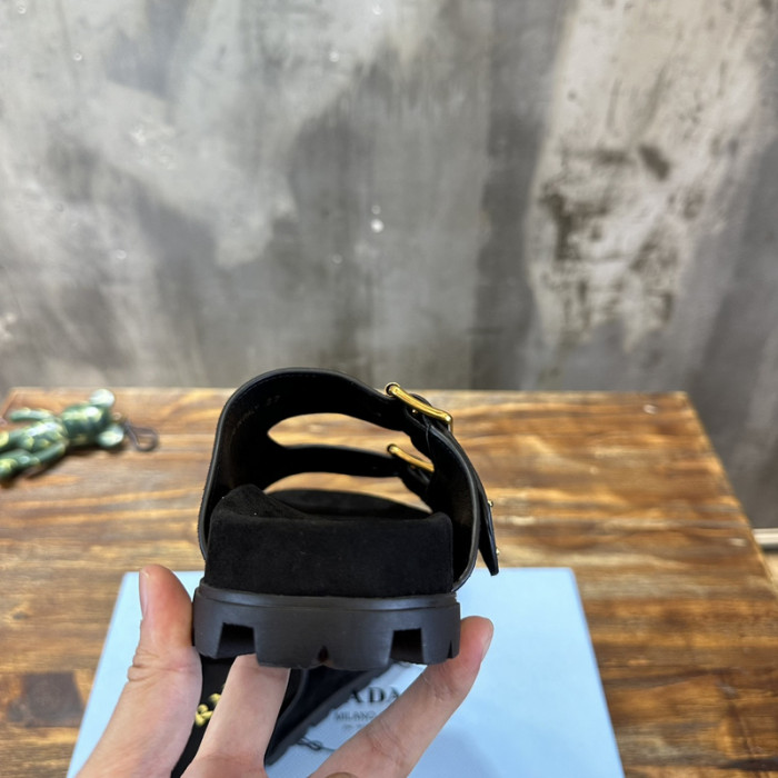 PRADA SLIDE