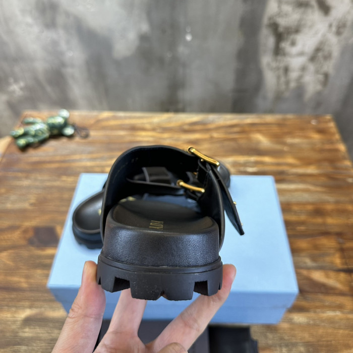 PRADA SLIDE