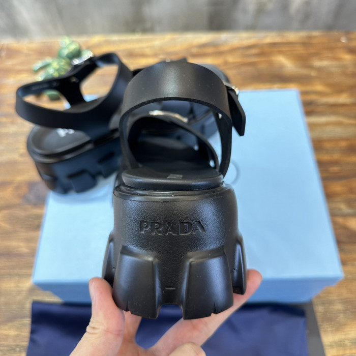 PRADA SLIDE