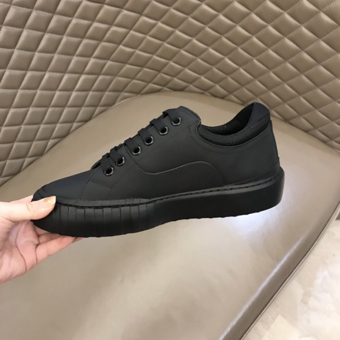 FENDI SNEAKERS
