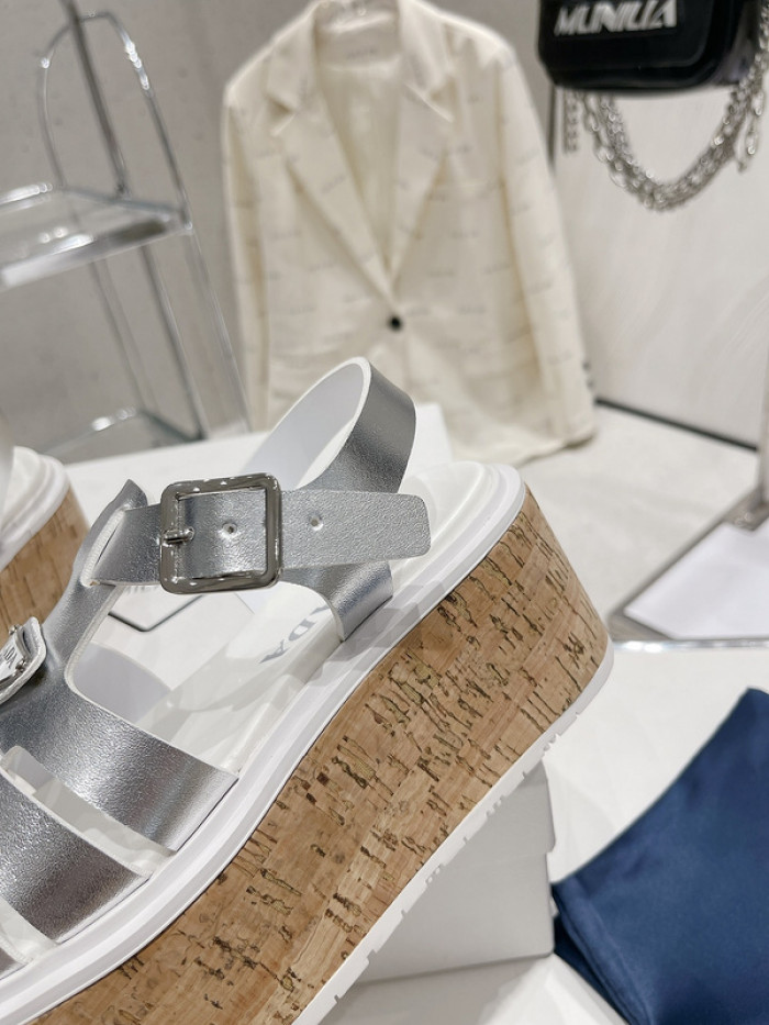 PRADA SLIDE