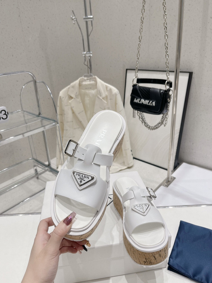 PRADA SLIDE