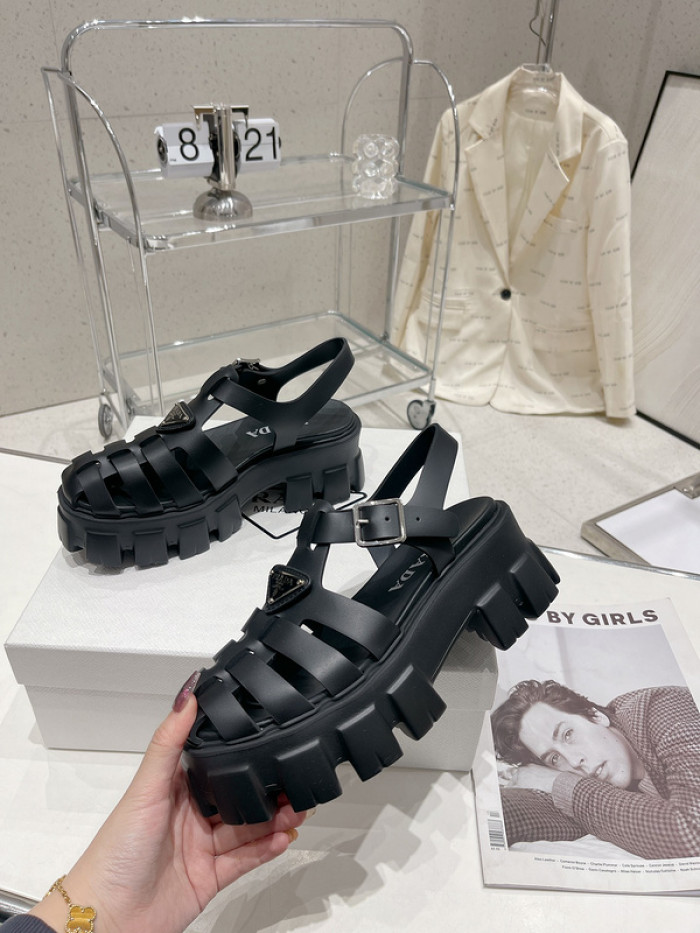 PRADA SLIDE