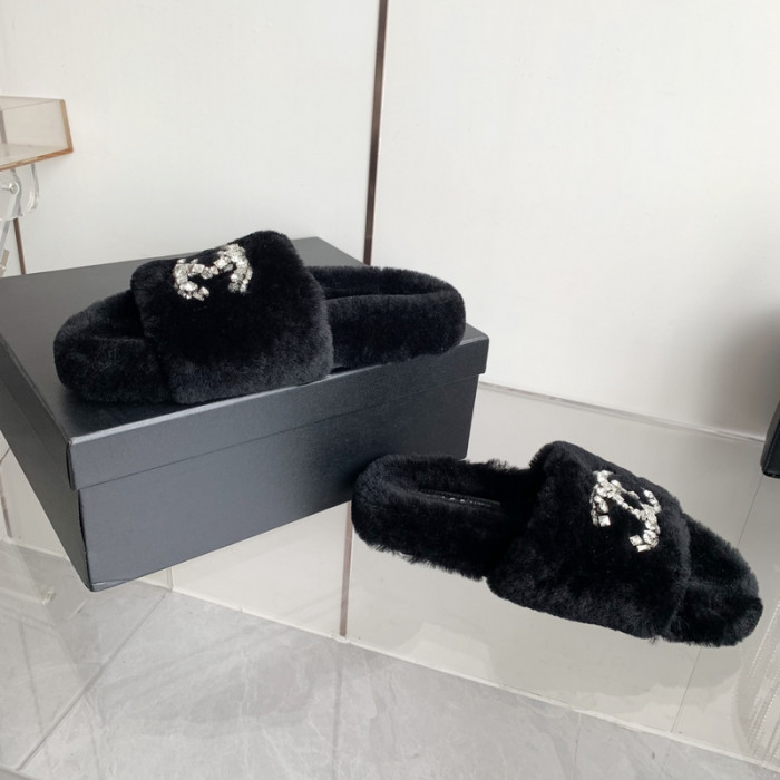 CN Slide Sandal