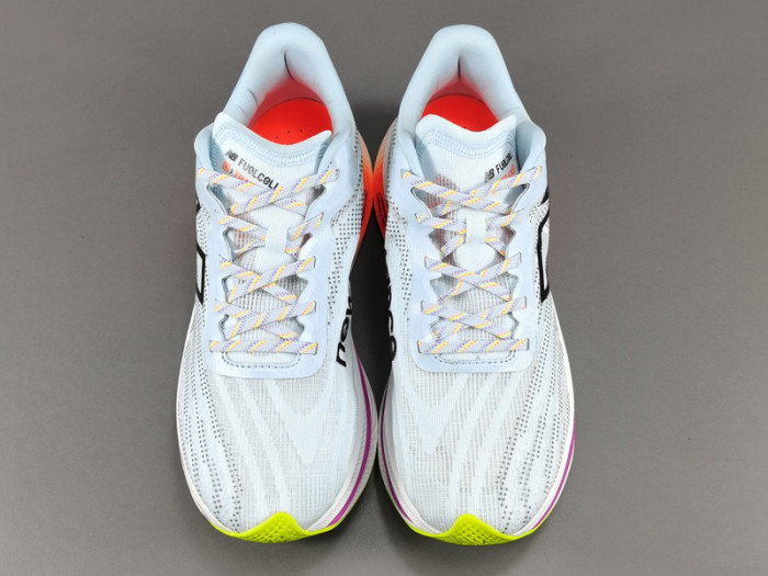 NeW Balance NB Fuel Cell SuperComp Trainer V2 MRCXLG3