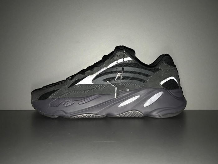 adidas Yeezy Boost 700 V2 Vanta FU6684