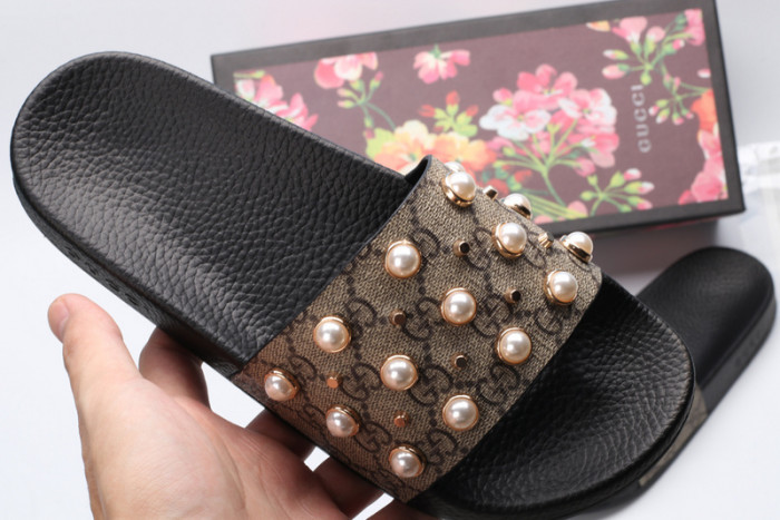GCI GG Slide Sandal