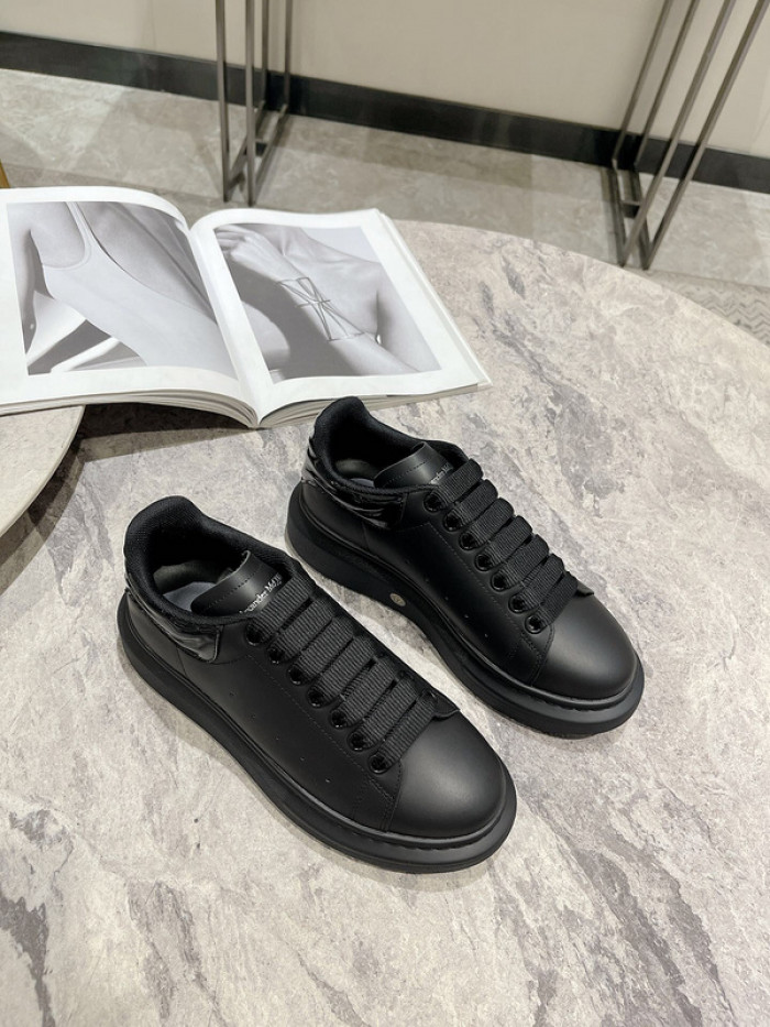 ALEXMQ Sneakers