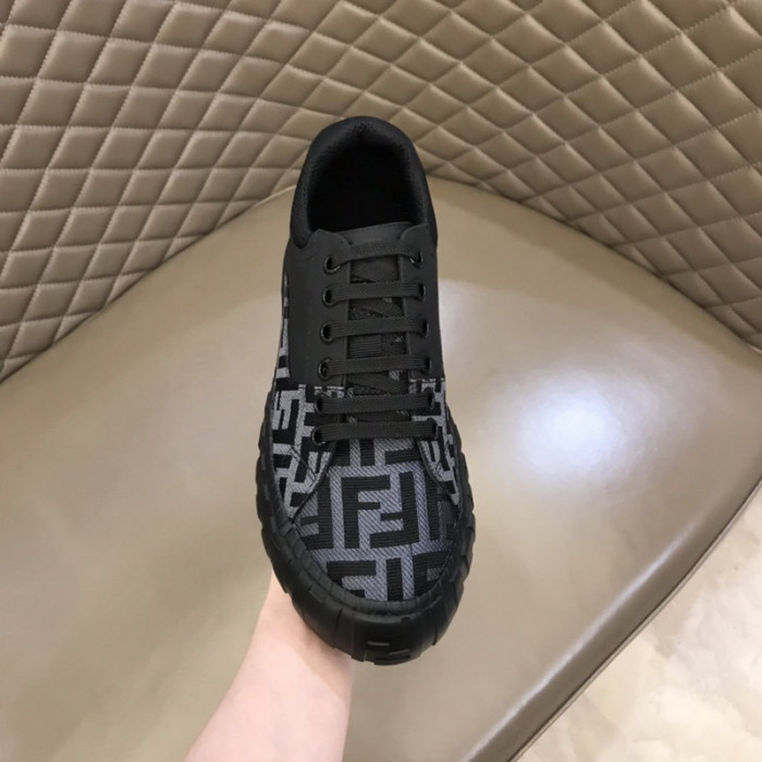 FENDI SNEAKERS