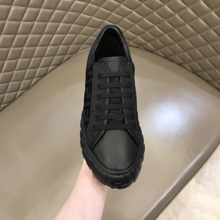FENDI SNEAKERS