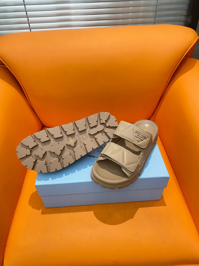 PRADA SLIDE