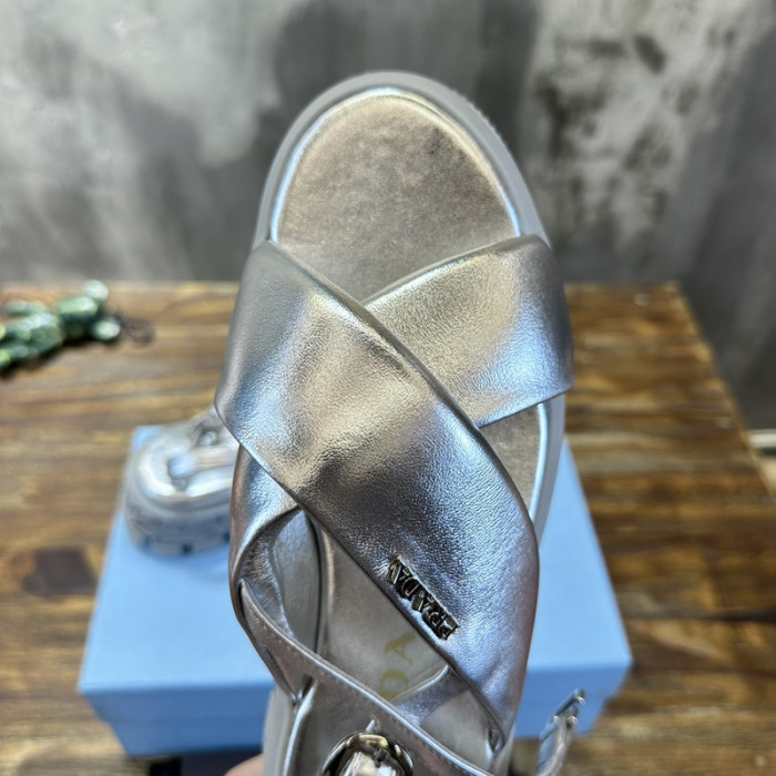PRADA SLIDE