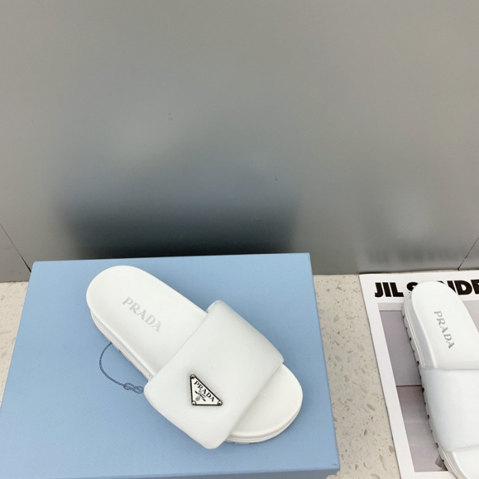 PRADA SLIDE