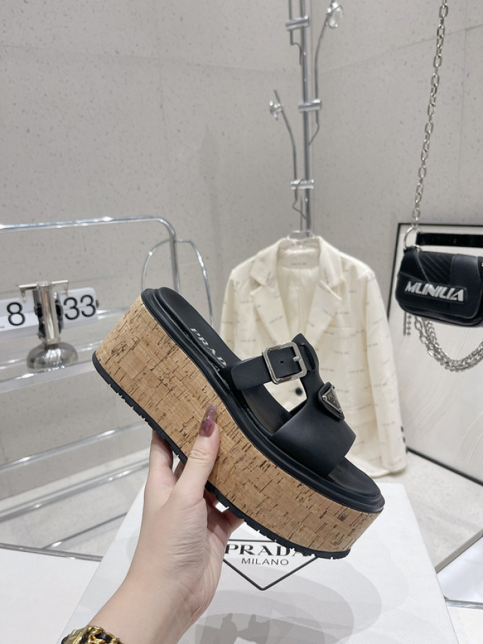 PRADA SLIDE