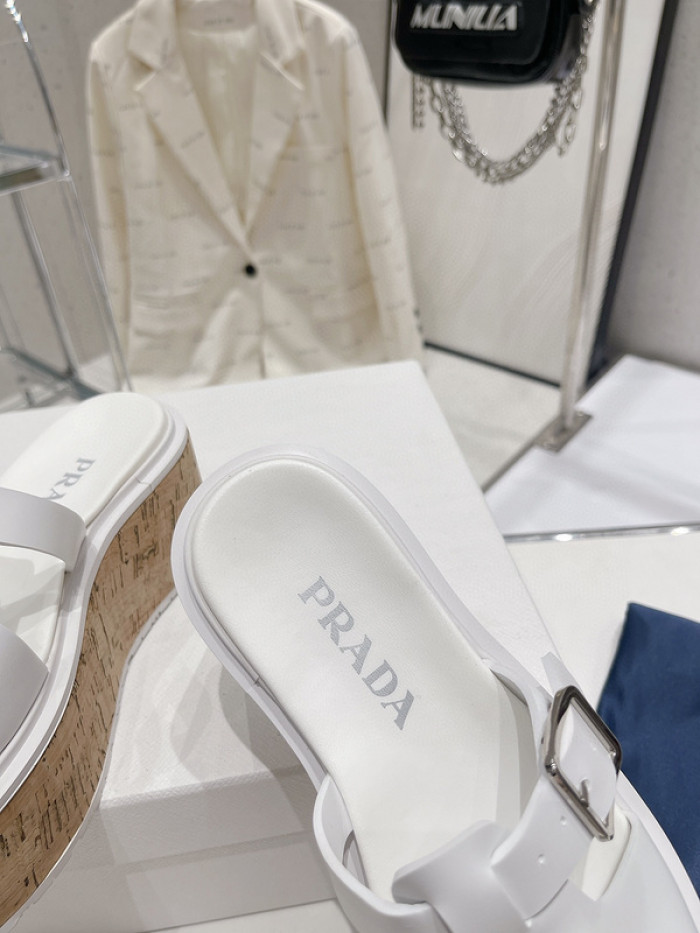 PRADA SLIDE