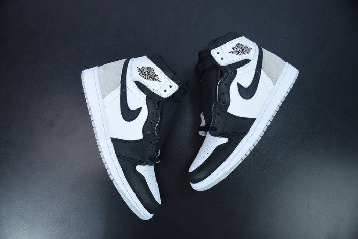 Air Jordan 1 Retro High OG Grey Fog 555088-108
