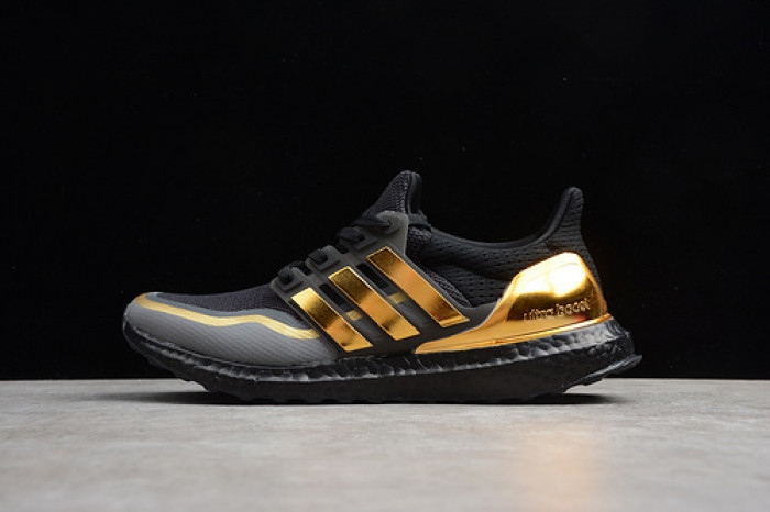 ADIDAS ULTRA BOOST LUXURIOUS METALLIC GOLD EG8102