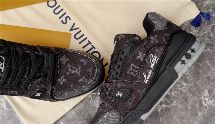 LUSV SNEAKERS