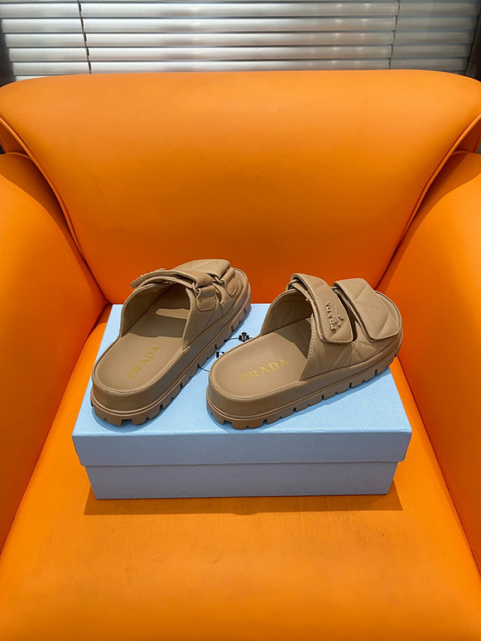 PRADA SLIDE