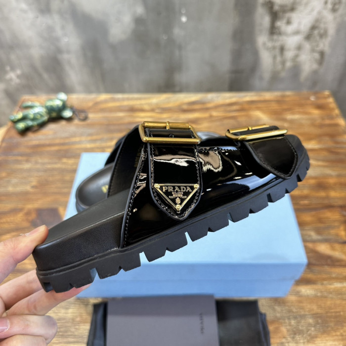 PRADA SLIDE