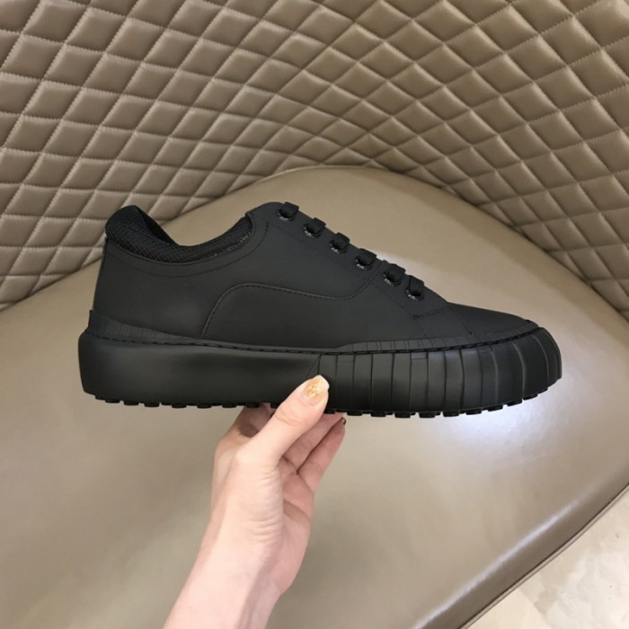 FENDI SNEAKERS