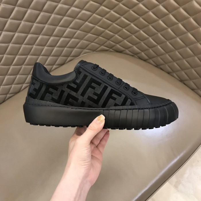 FENDI SNEAKERS