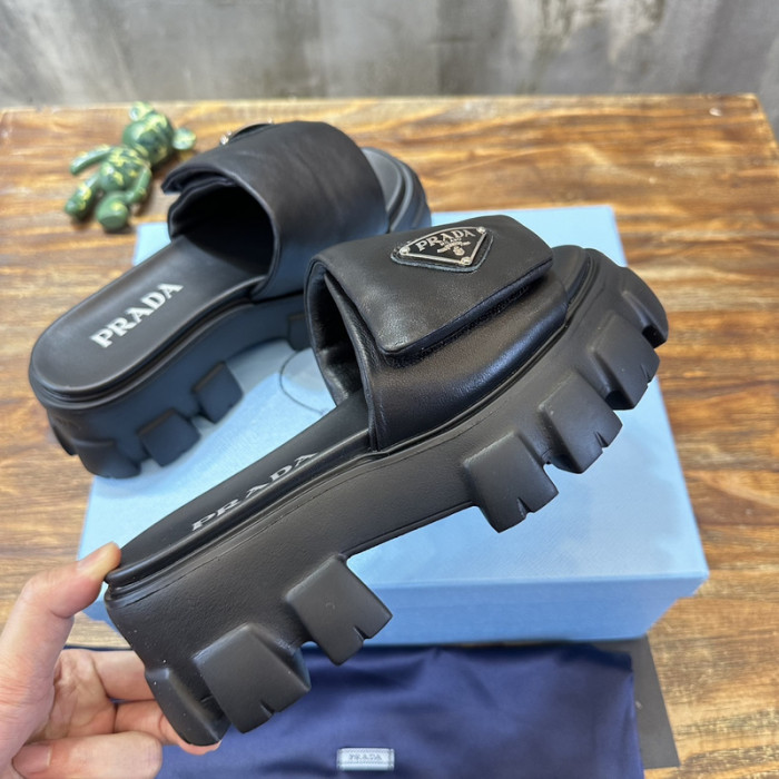 PRADA SLIDE