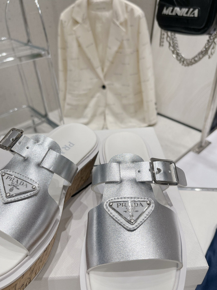 PRADA SLIDE