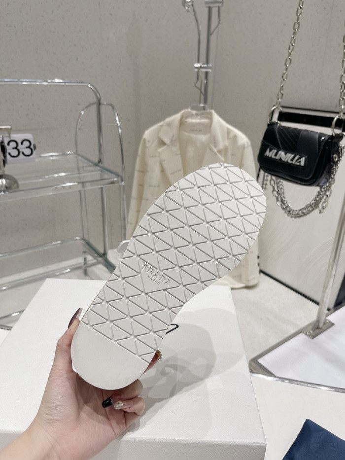 PRADA SLIDE