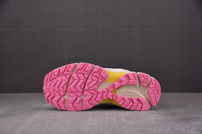 (WMNS) ASICS Gel-Kahana 8 Beige/Pink 1012A978-100