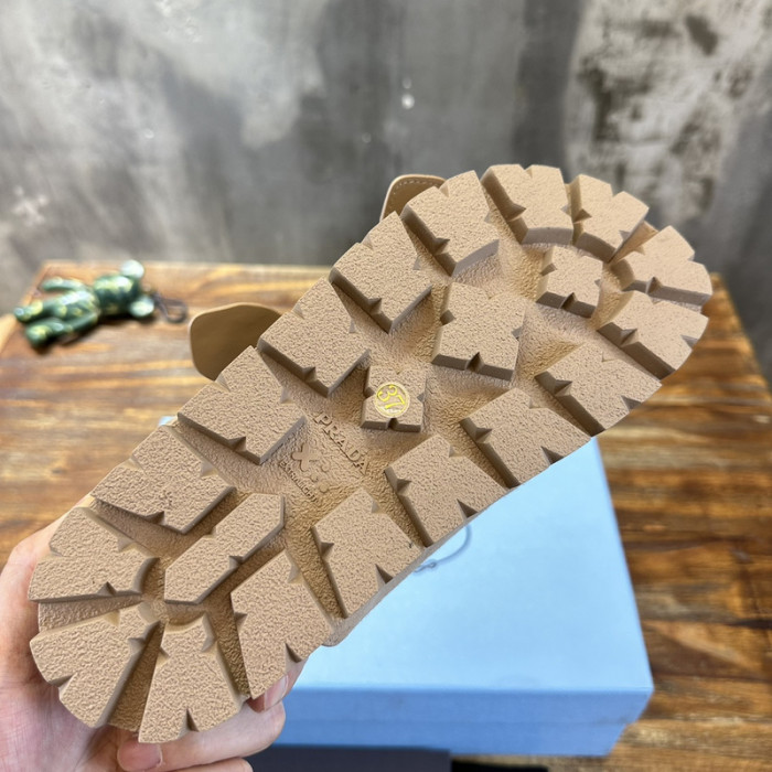 PRADA SLIDE