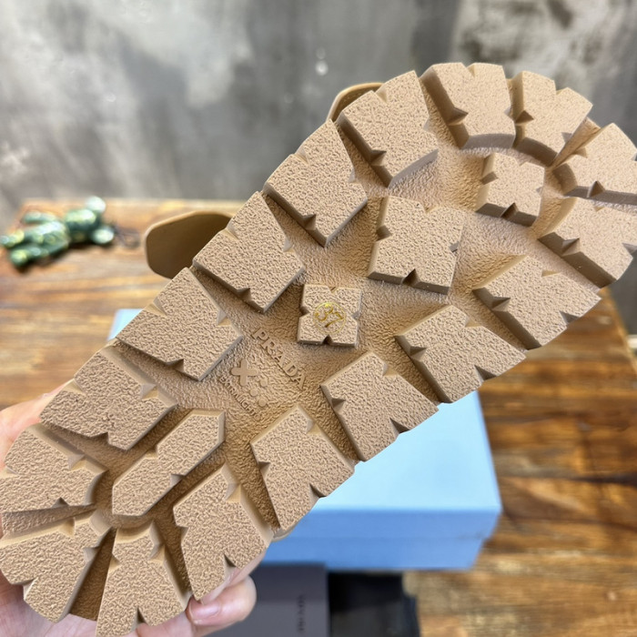 PRADA SLIDE