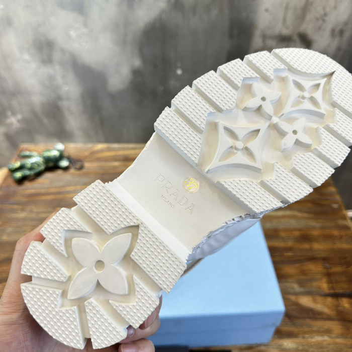 PRADA SLIDE