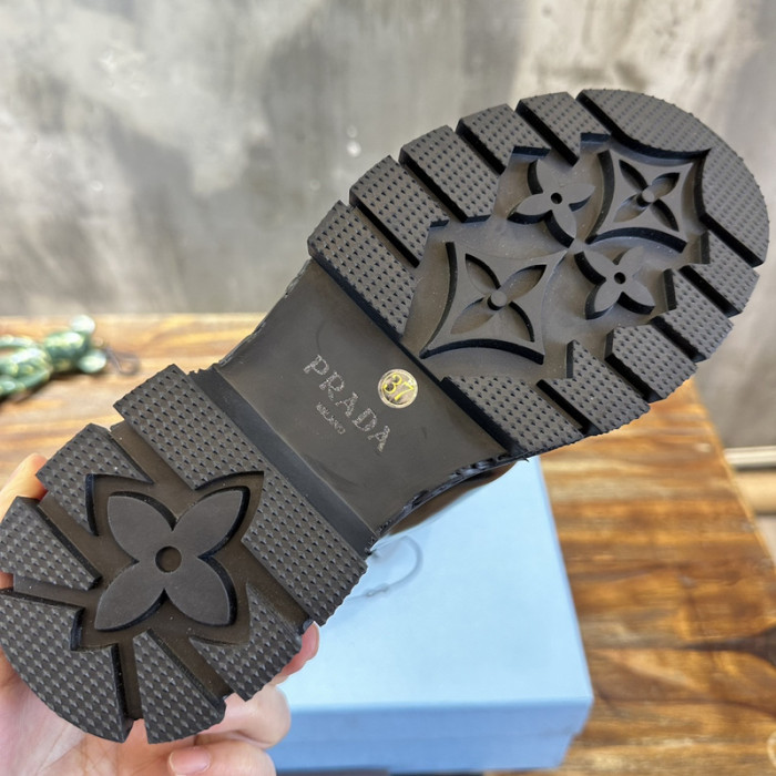 PRADA SLIDE