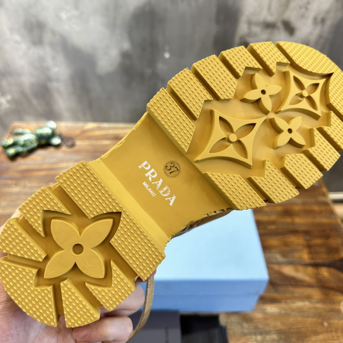 PRADA SLIDE