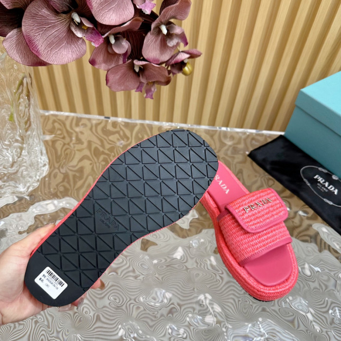 PRADA SLIDE