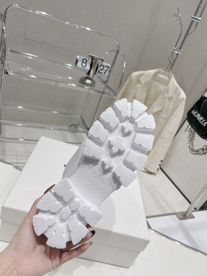 PRADA SLIDE