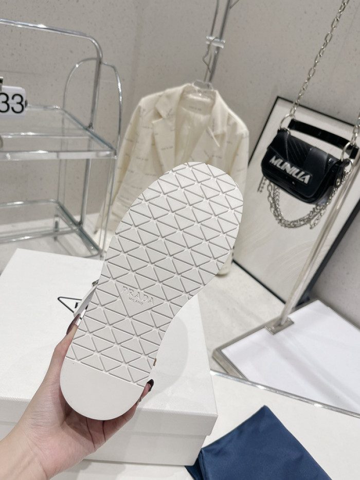 PRADA SLIDE