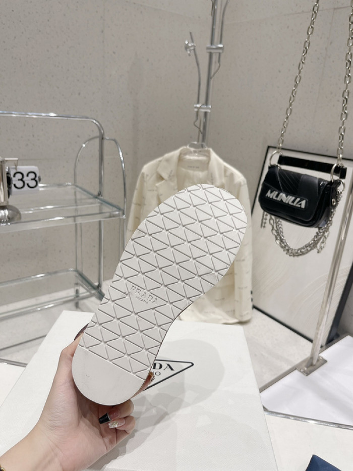 PRADA SLIDE