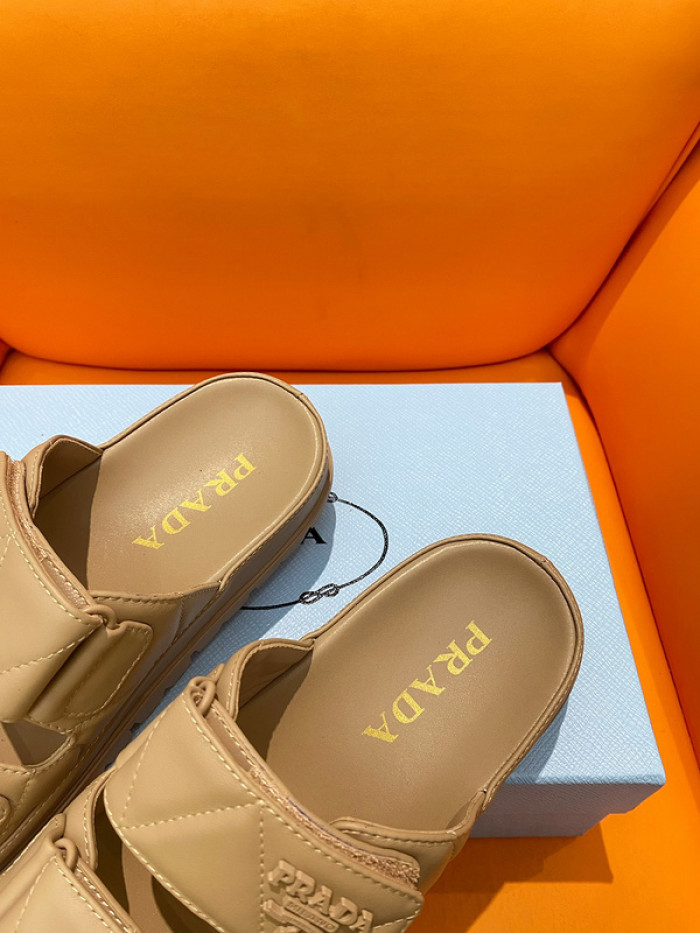 PRADA SLIDE
