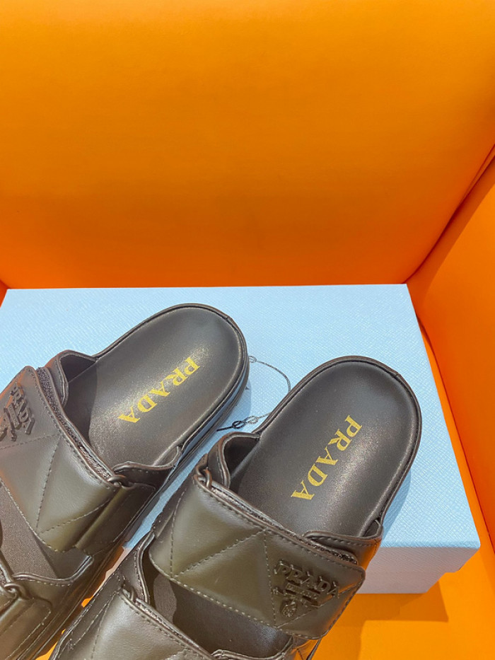 PRADA SLIDE