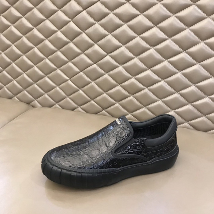 FENDI SNEAKERS