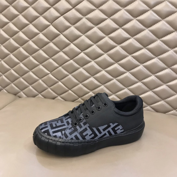 FENDI SNEAKERS