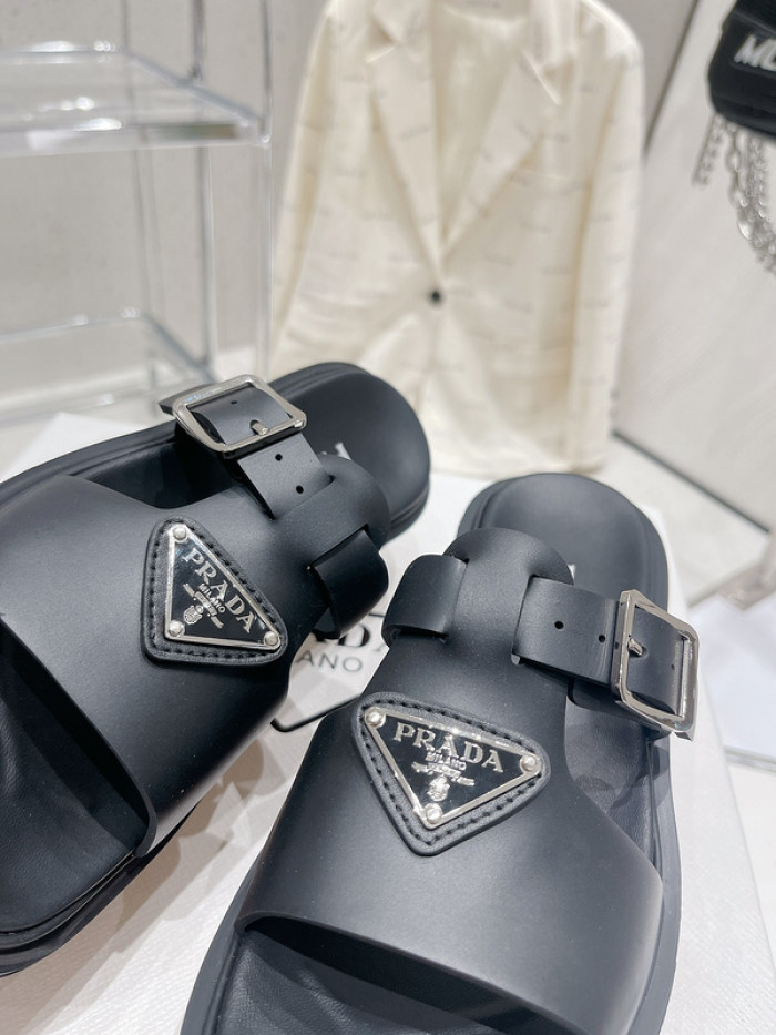 PRADA SLIDE