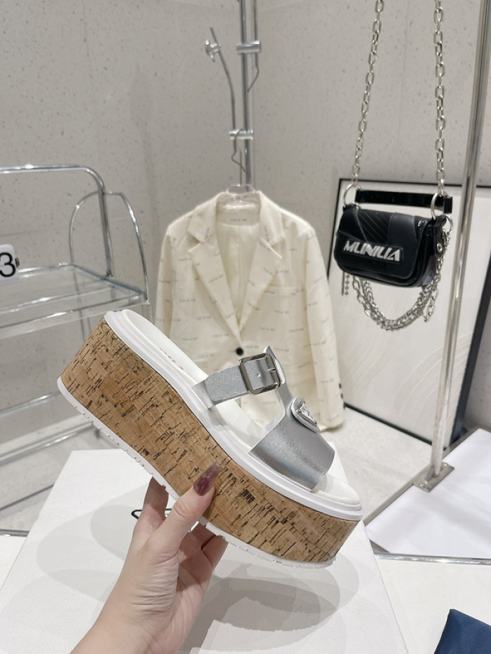 PRADA SLIDE
