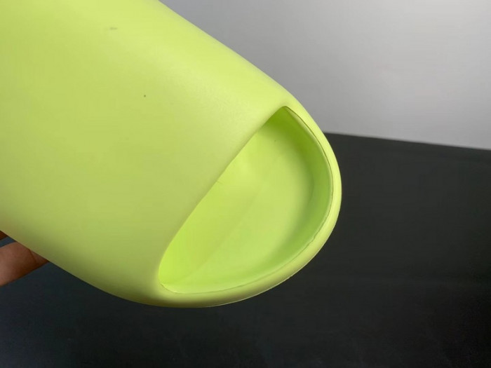 adidas Yeezy Slide “Glow Green” GX6138
