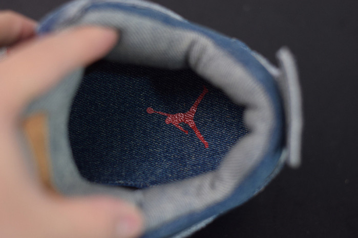 AIR JORDAN 4 RETRO LEVIS NRG "LEVI