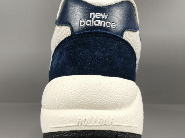 New Balance 580 